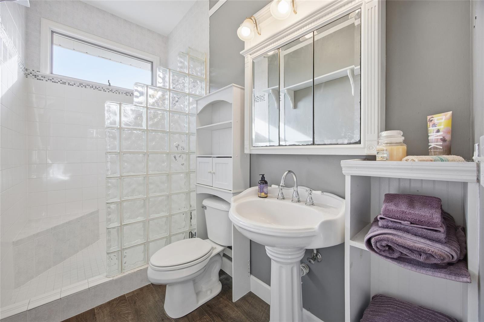 Image 11 of 59 For 10400 101st Avenue Road