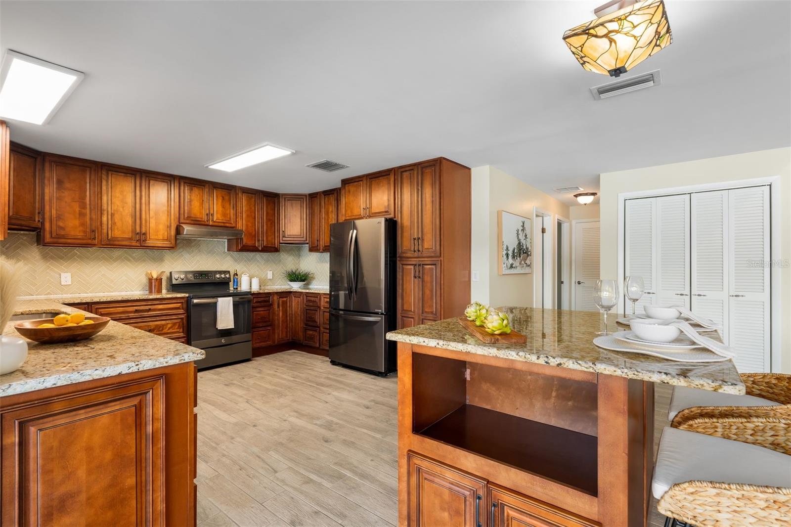 Listing photo id 9 for 900 Snug Harbor Road