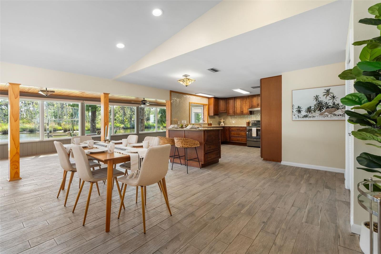 Listing photo id 10 for 900 Snug Harbor Road