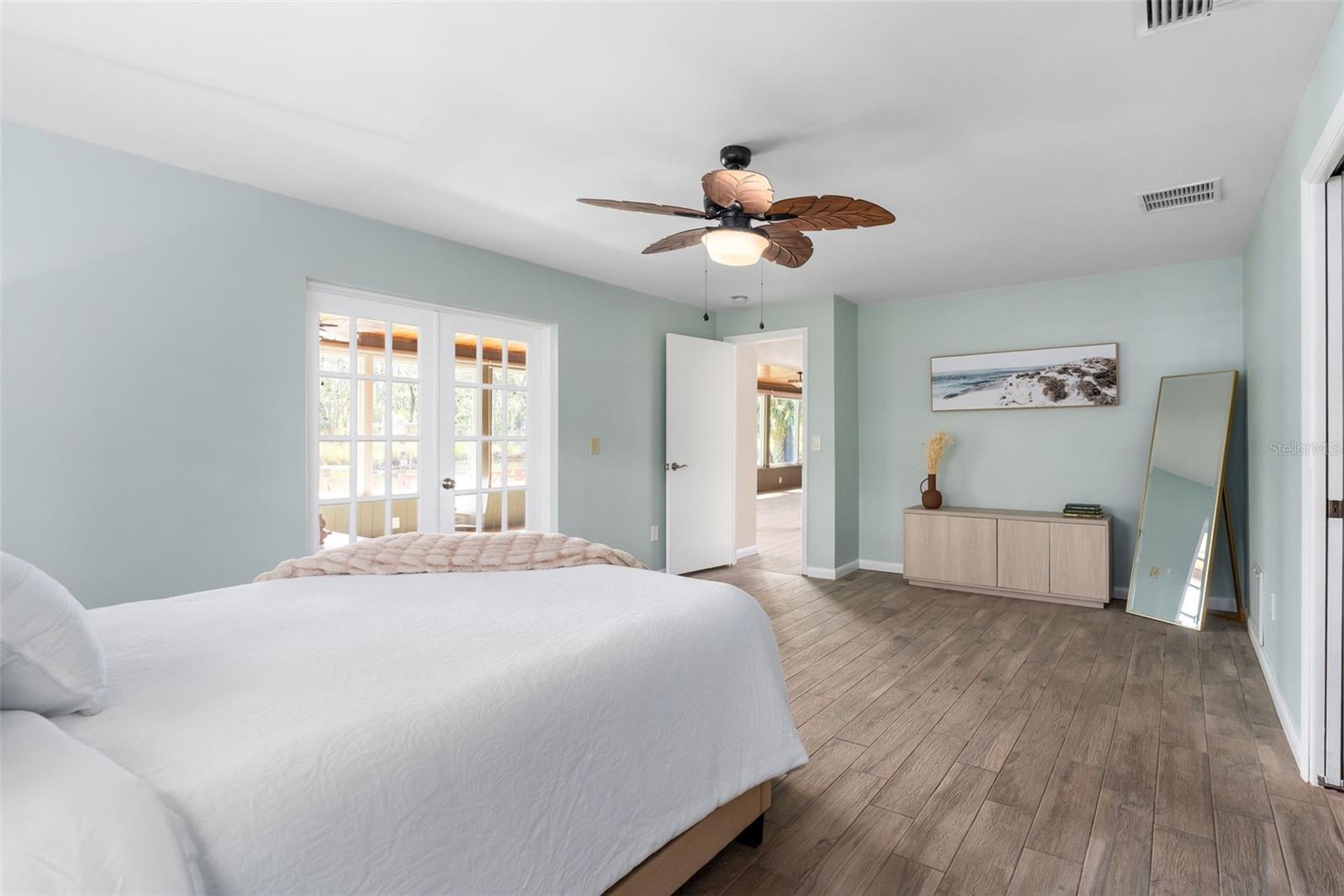 Listing photo id 16 for 900 Snug Harbor Road