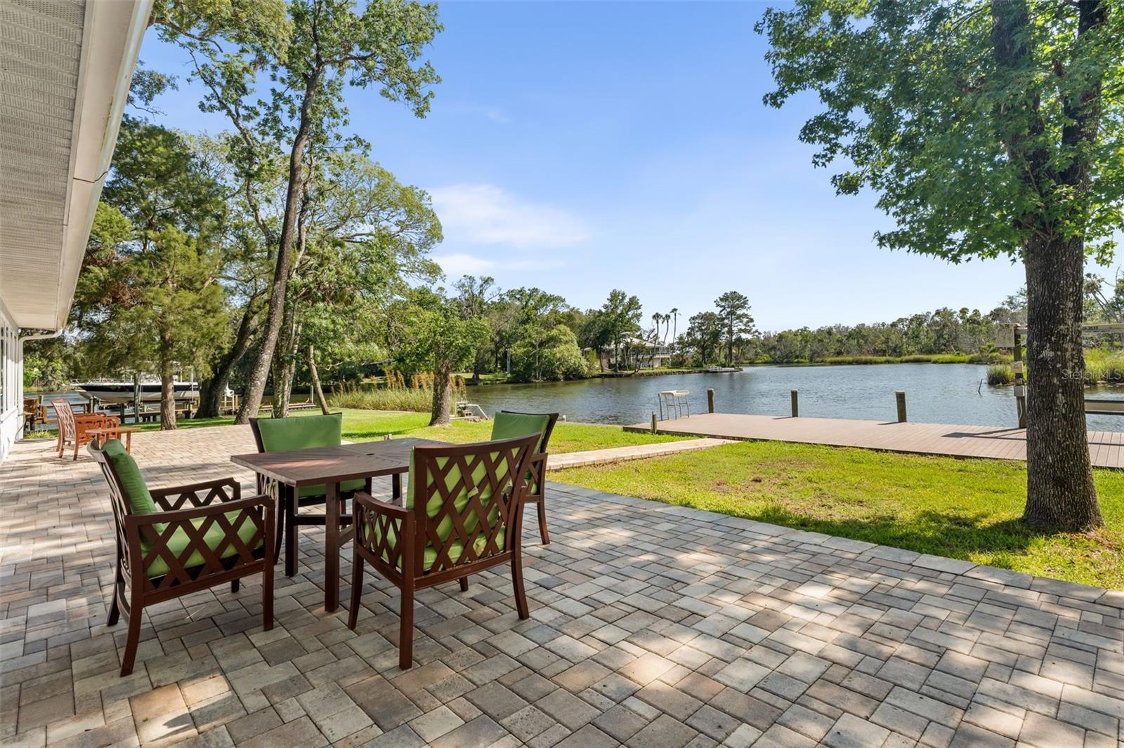 Listing photo id 31 for 900 Snug Harbor Road