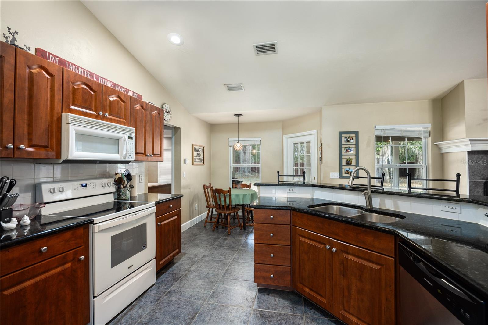 Image 10 of 60 For 23582 3rd Avenue