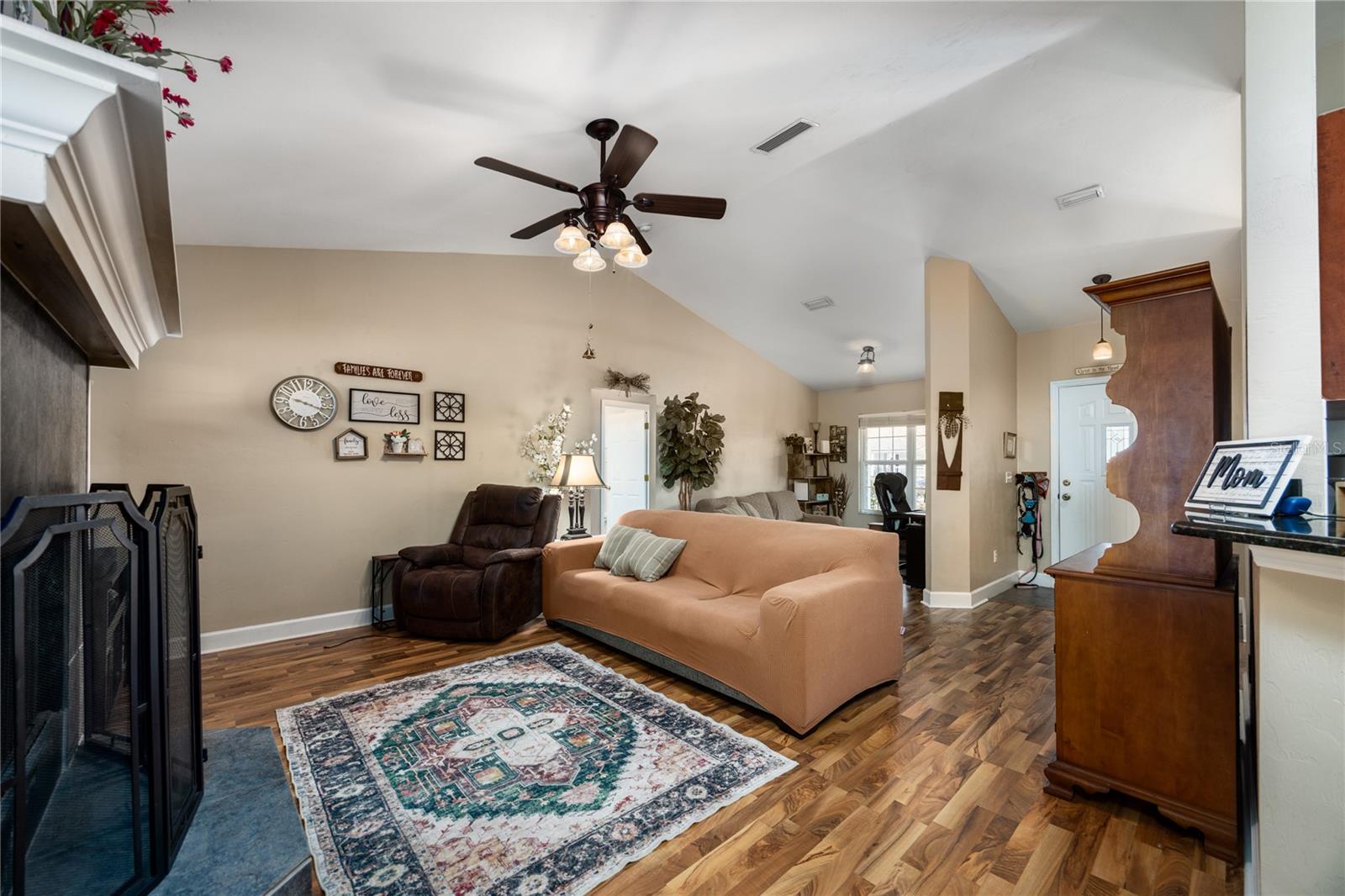 Image 15 of 60 For 23582 3rd Avenue