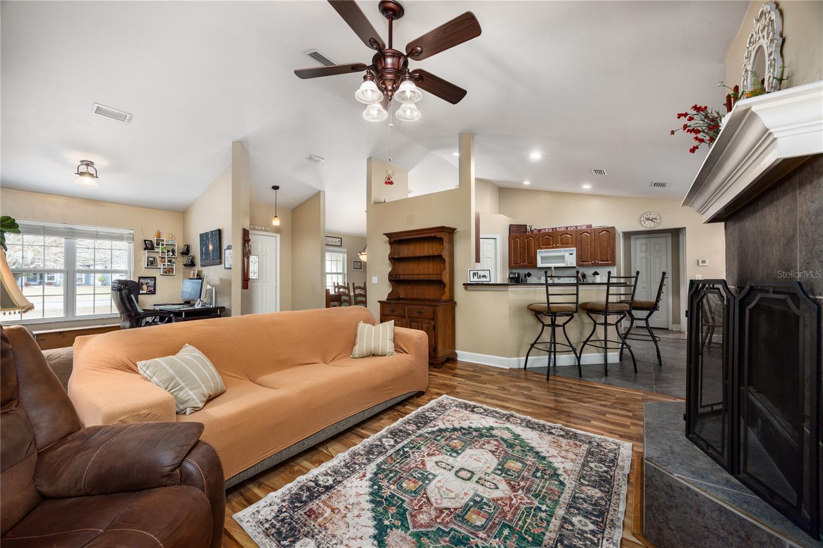 Image 18 of 60 For 23582 3rd Avenue