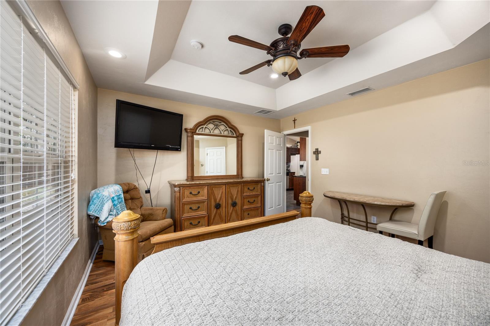 Image 25 of 60 For 23582 3rd Avenue