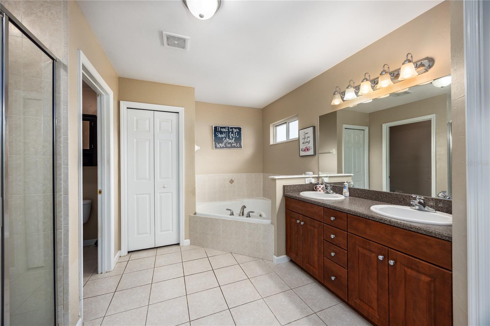 Image 26 of 60 For 23582 3rd Avenue