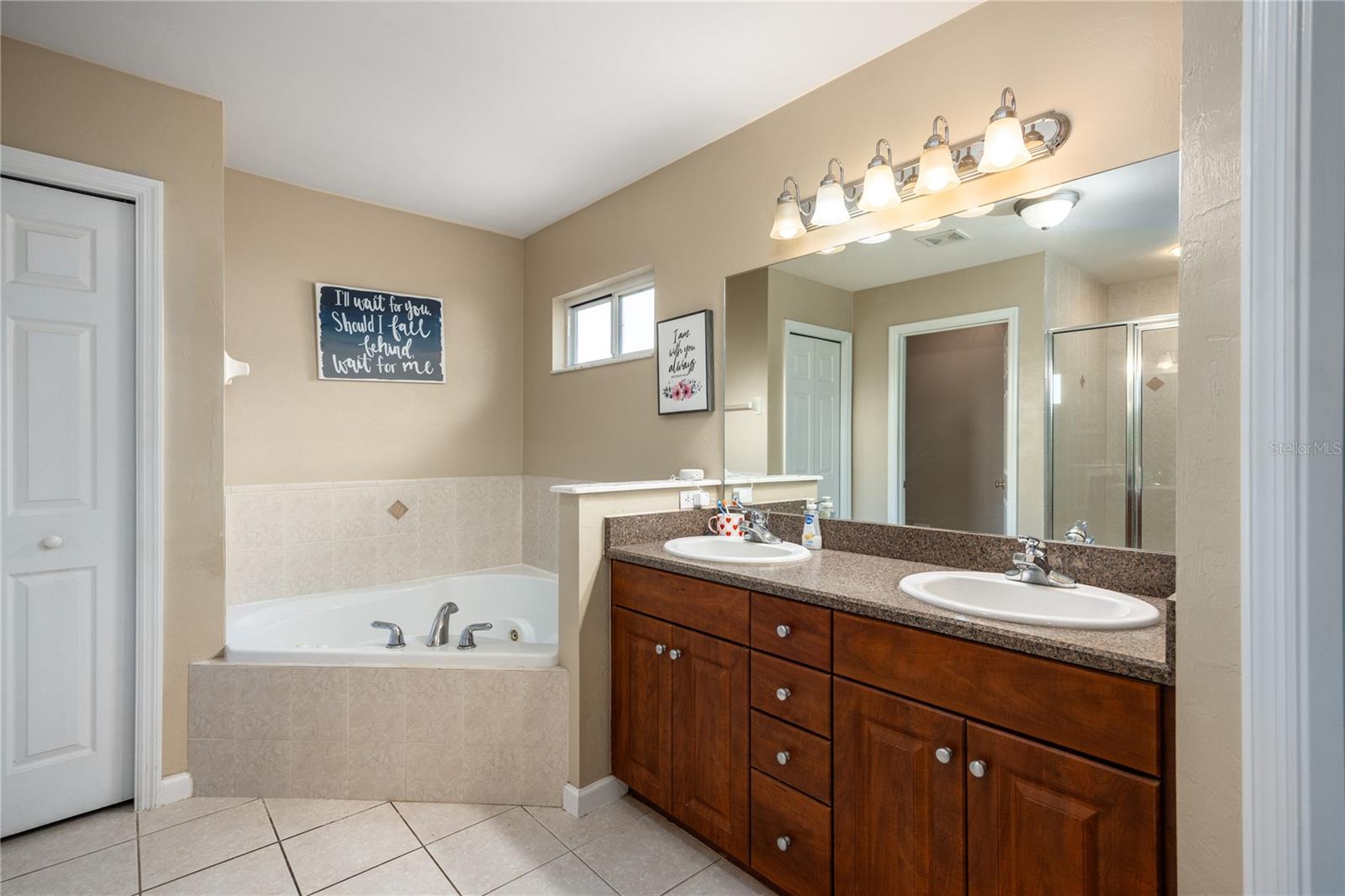 Image 29 of 60 For 23582 3rd Avenue