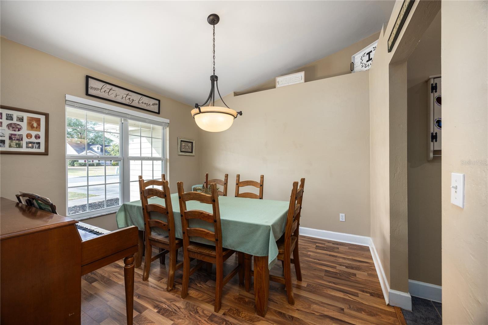 Image 8 of 60 For 23582 3rd Avenue