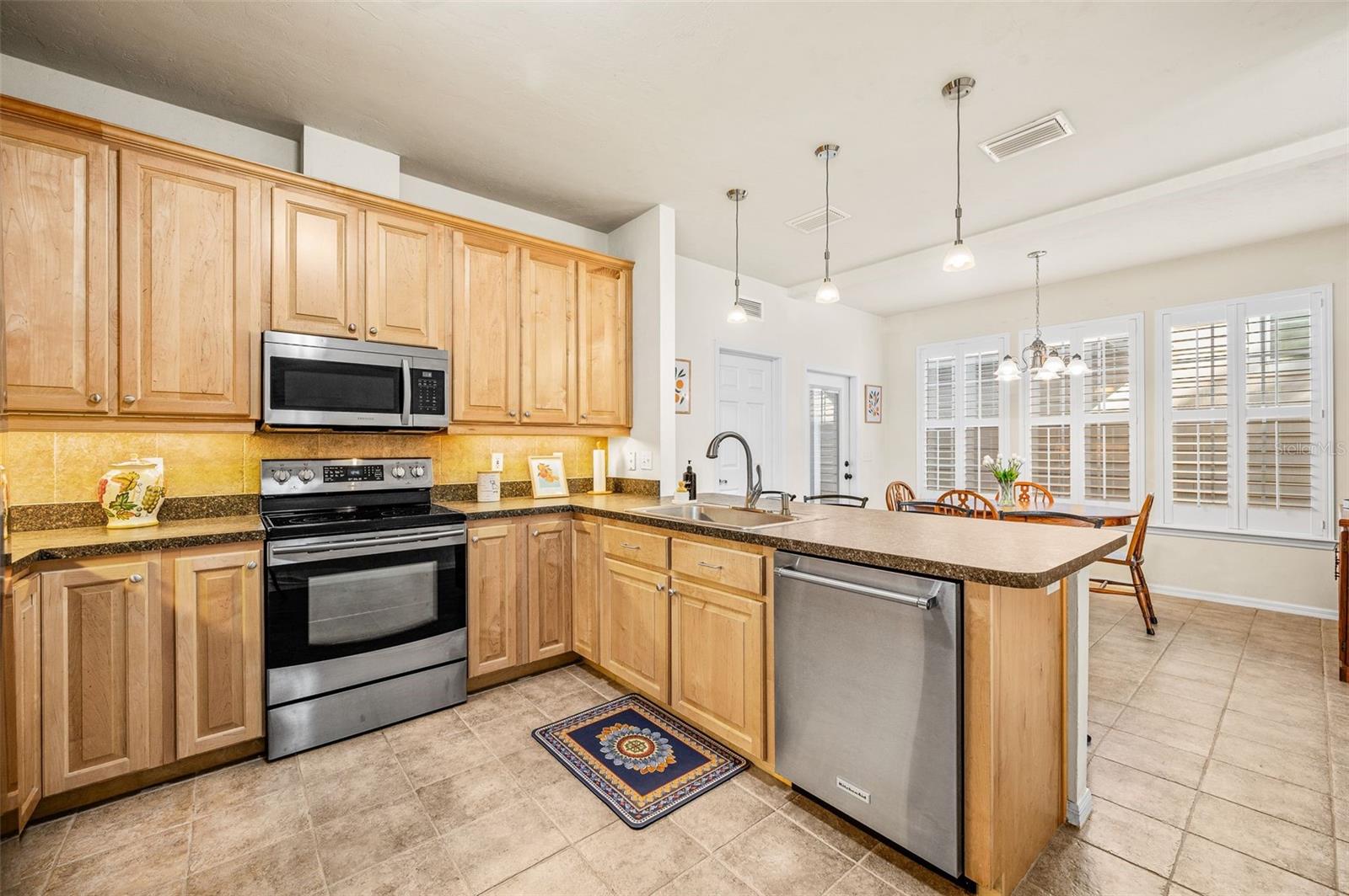 Image 14 of 50 For 11550 17th Place