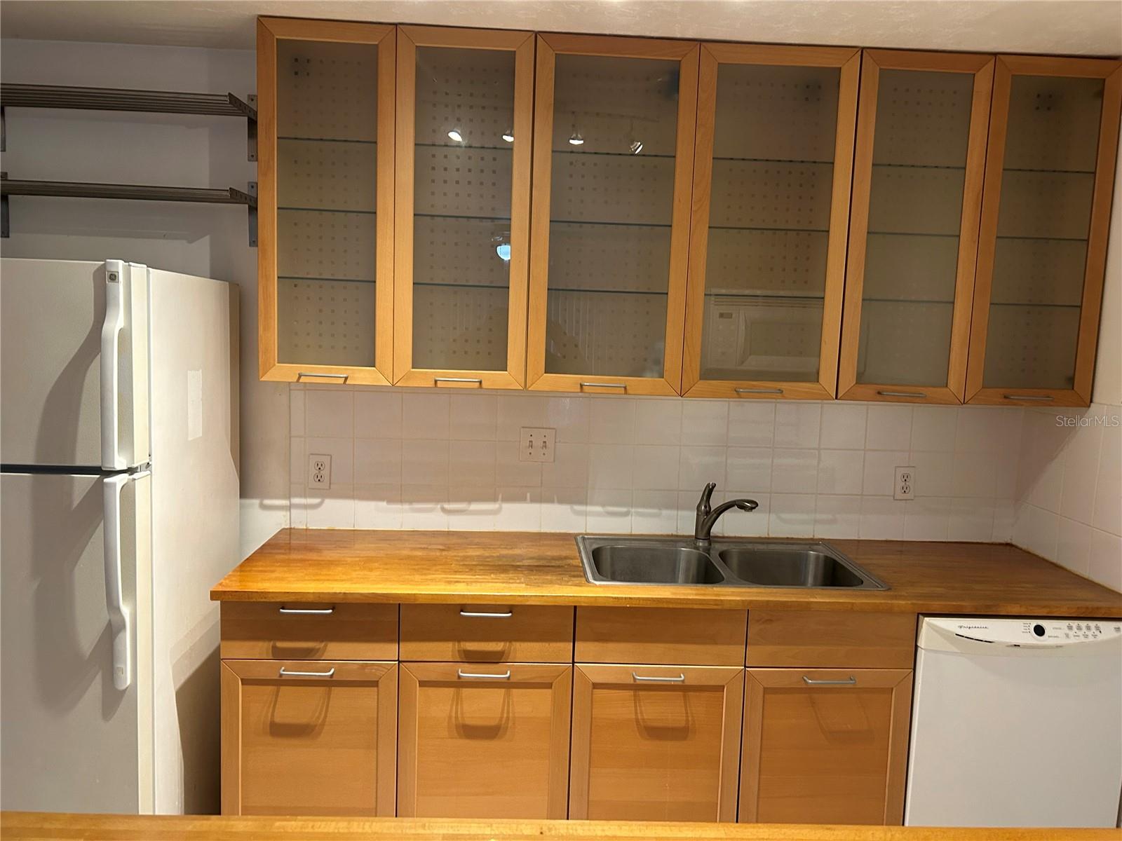 Image 3 of 15 For 1015 9th Street D-2