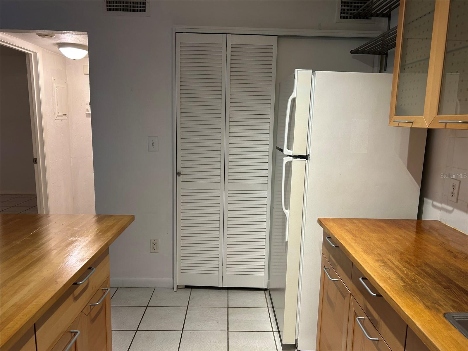 Image 6 of 15 For 1015 9th Street D-2