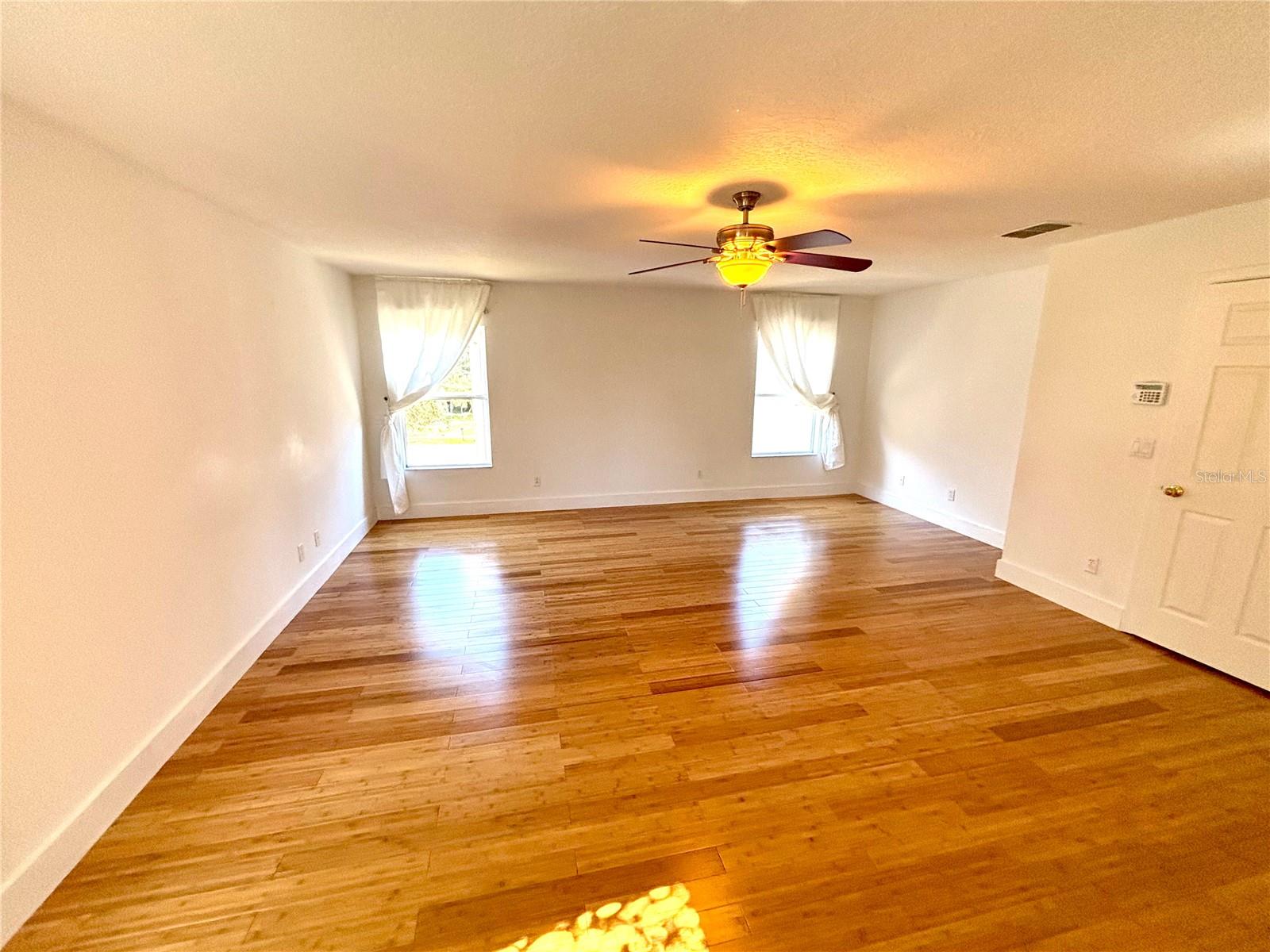 Image 14 of 32 For 10812 Tilston Point