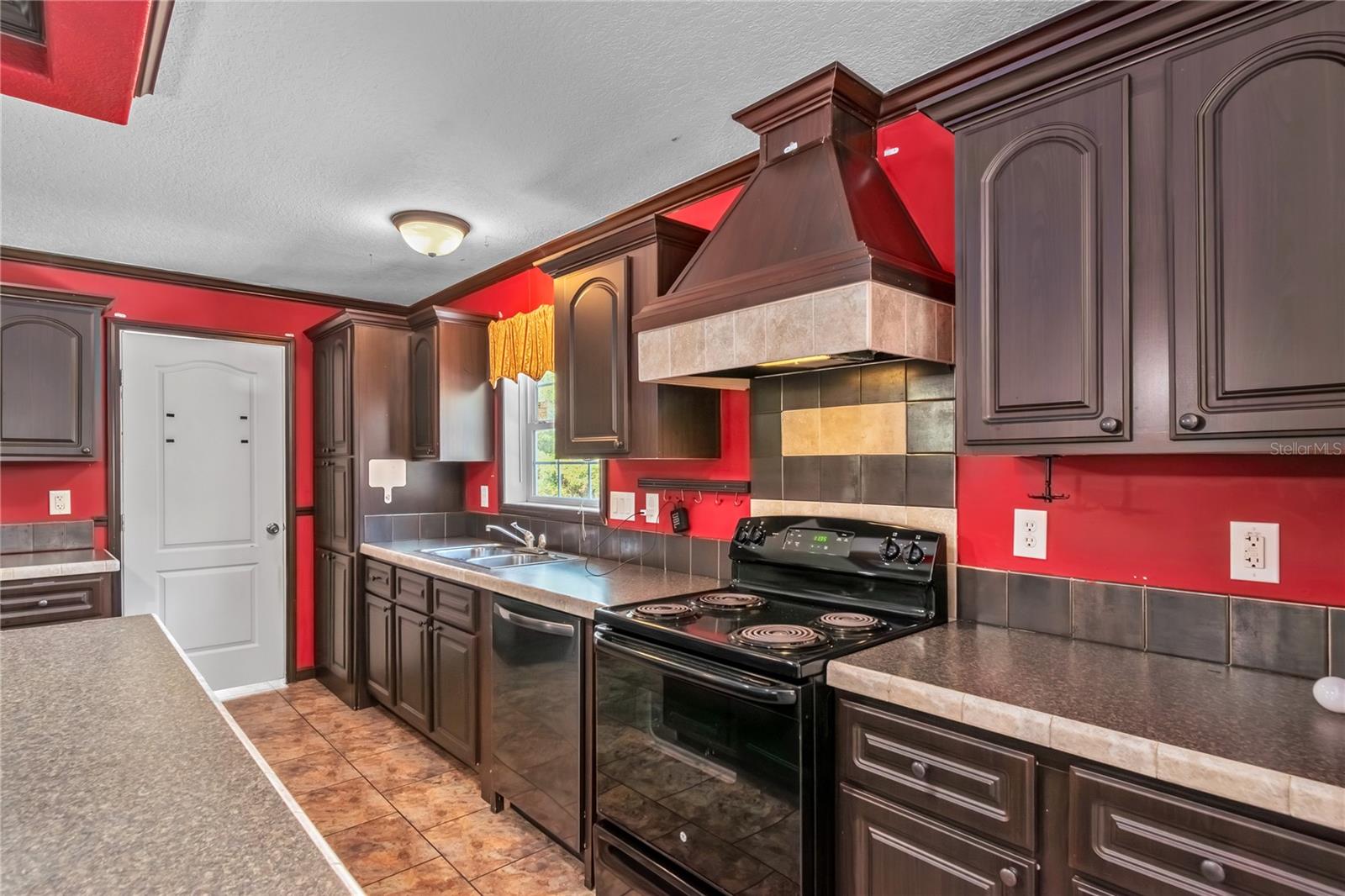 Image 18 of 33 For 20606 51st Lane