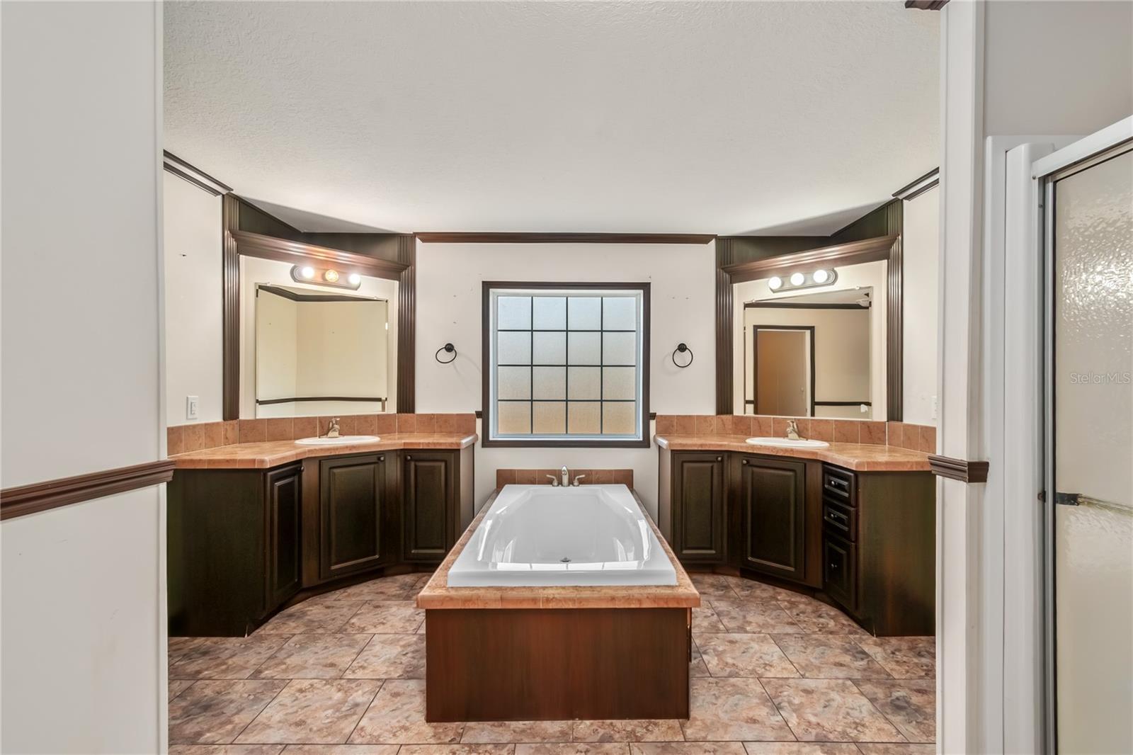 Image 20 of 33 For 20606 51st Lane