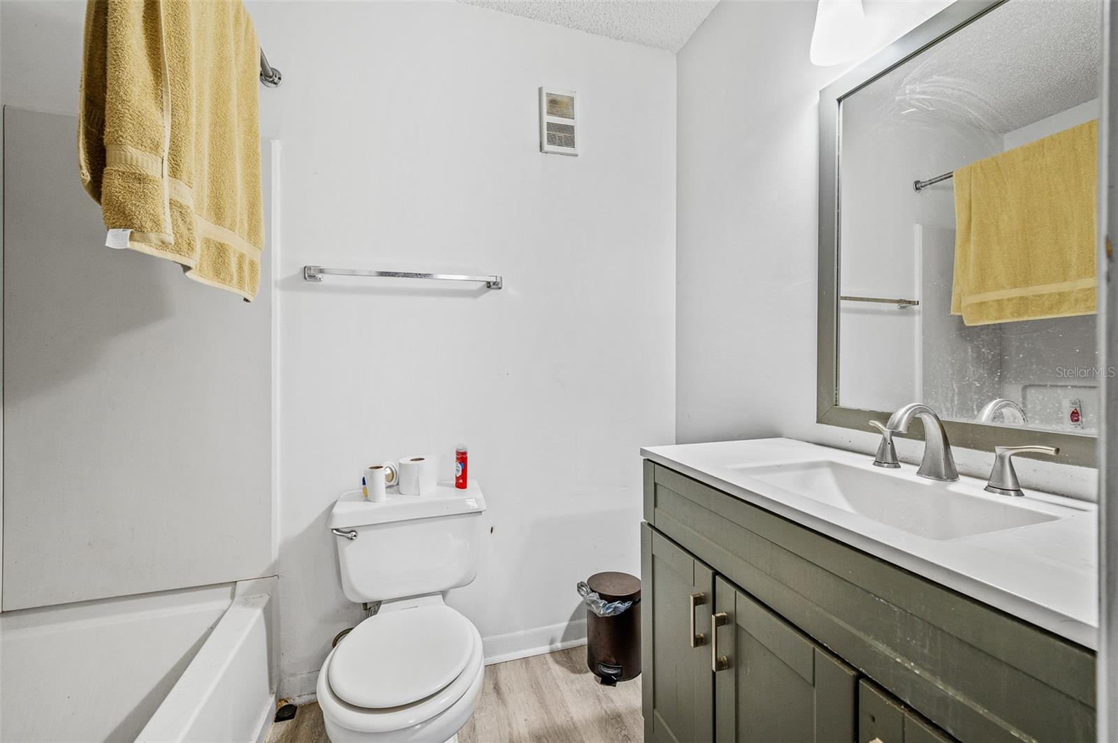 Image 17 of 22 For 3921 34th Street 208