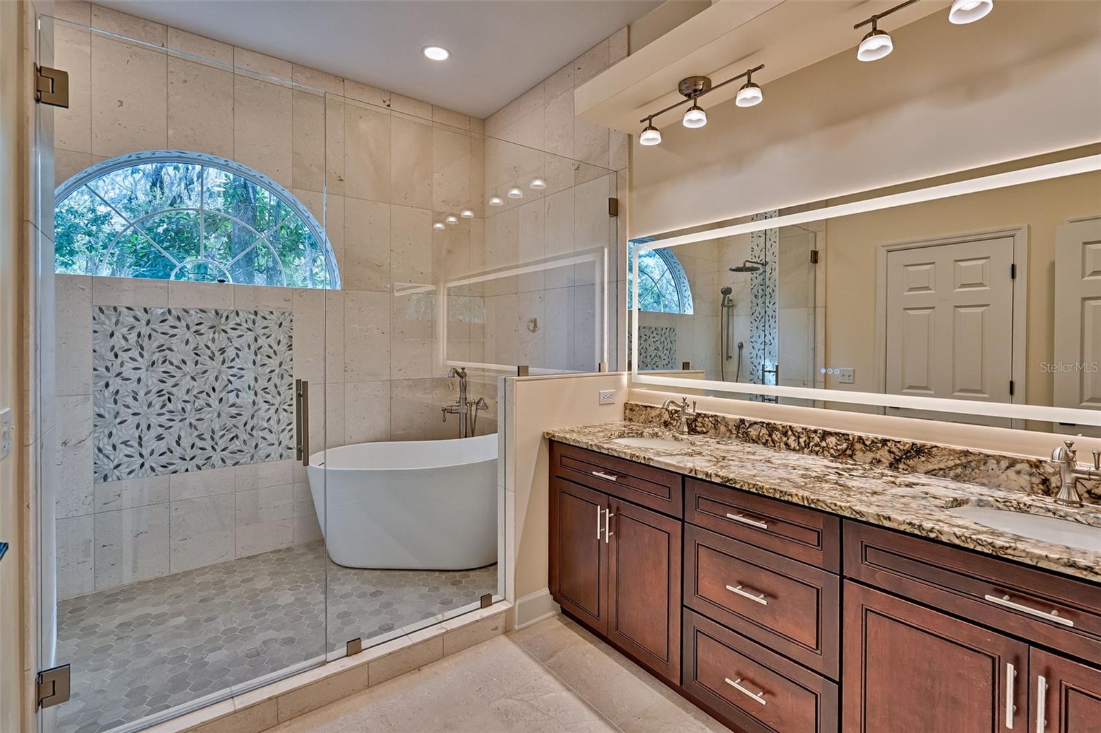 Image 19 of 65 For 10015 62nd Lane