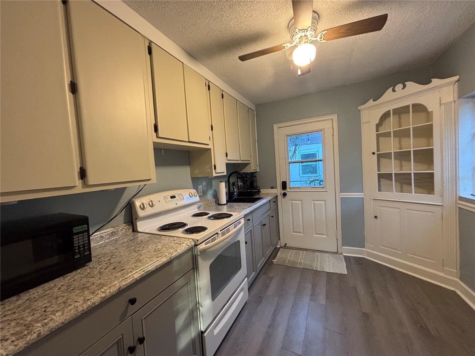 Image 8 of 33 For 726 34th Avenue