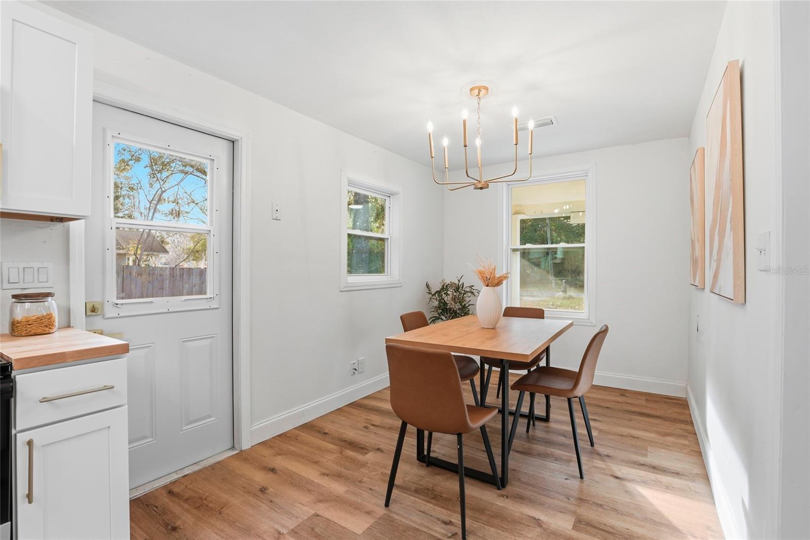 Image 15 of 37 For 425 2nd Street