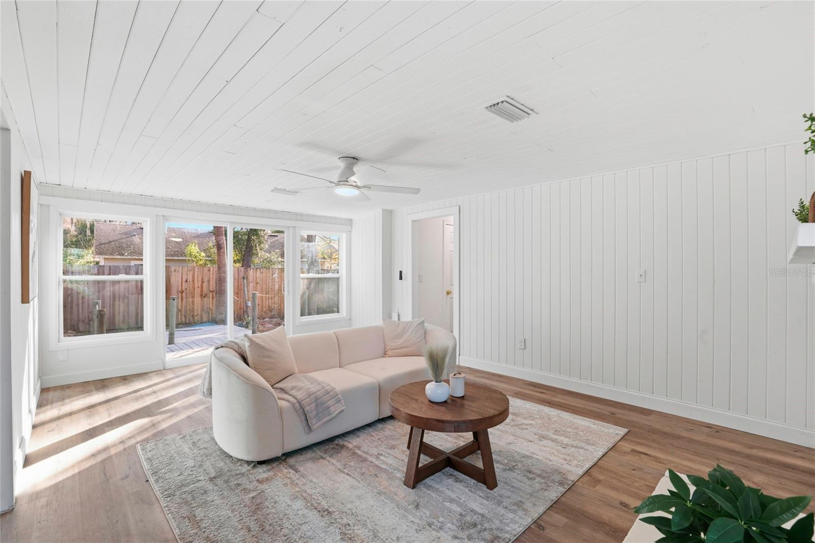 Image 21 of 37 For 425 2nd Street