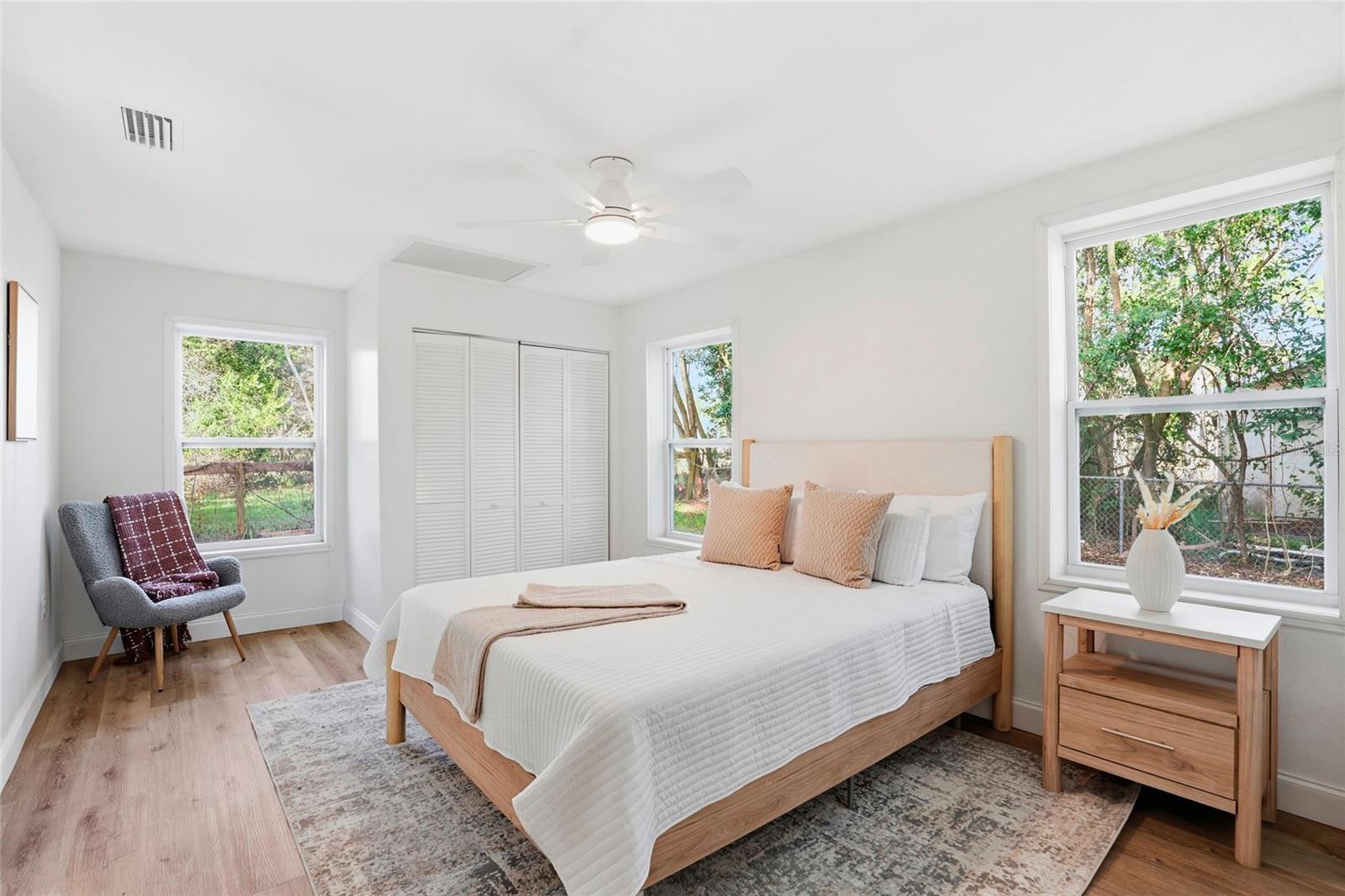 Image 24 of 37 For 425 2nd Street