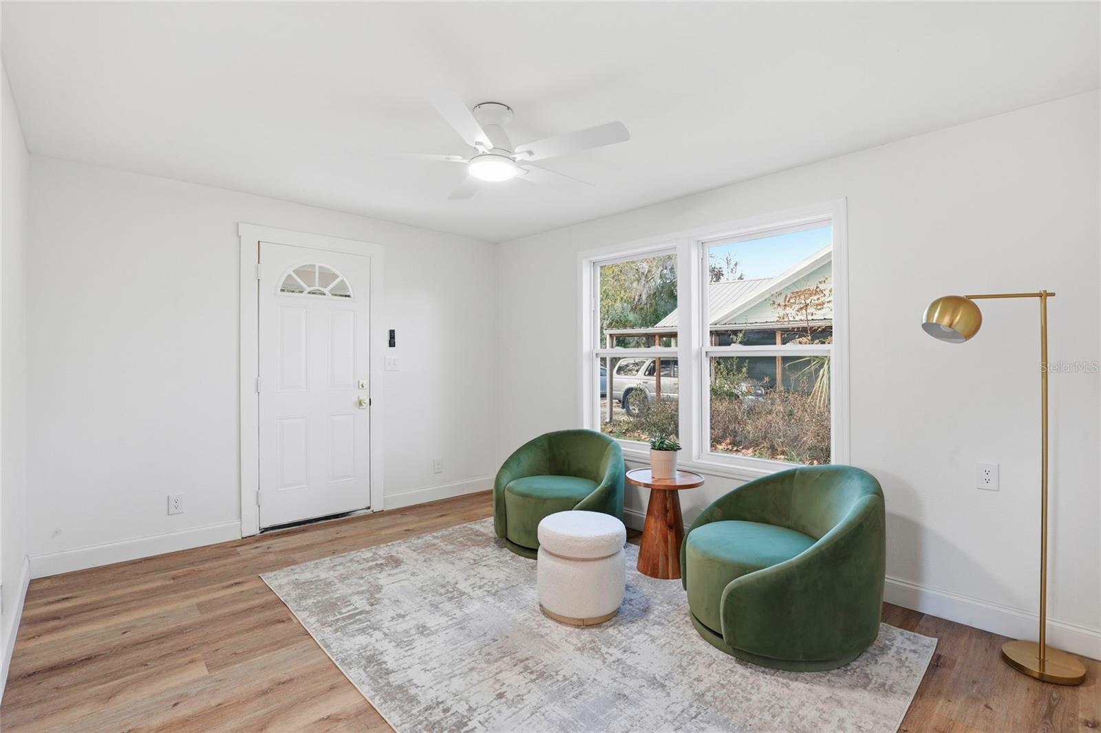 Image 6 of 37 For 425 2nd Street