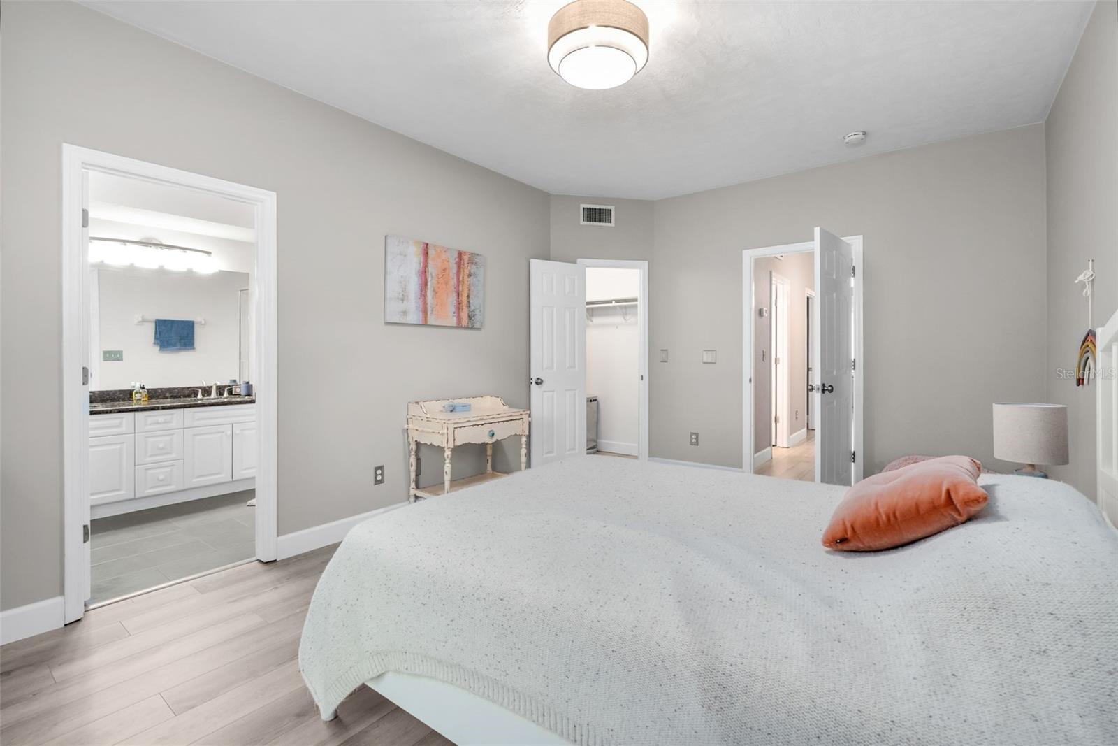 Image 10 of 39 For 4942 1st Place