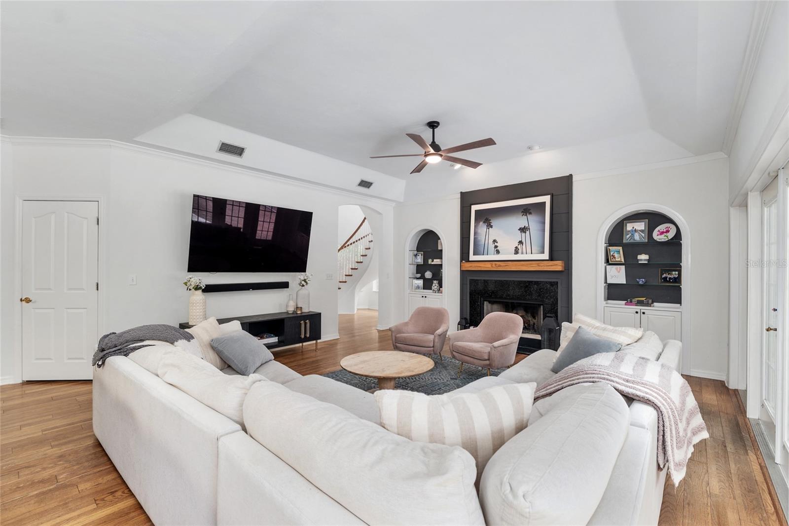 Image 11 of 88 For 11121 15th Place