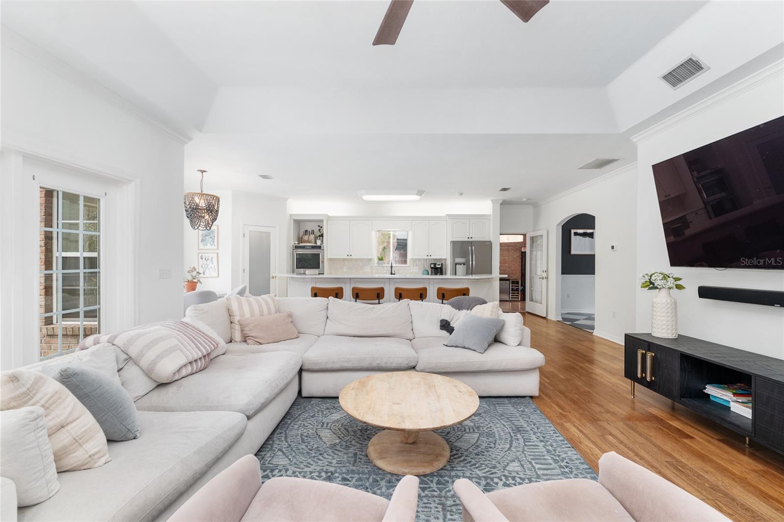 Image 13 of 88 For 11121 15th Place