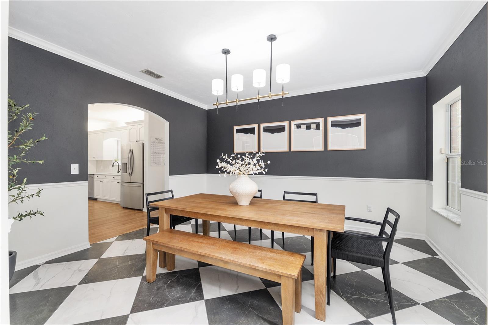 Image 24 of 88 For 11121 15th Place