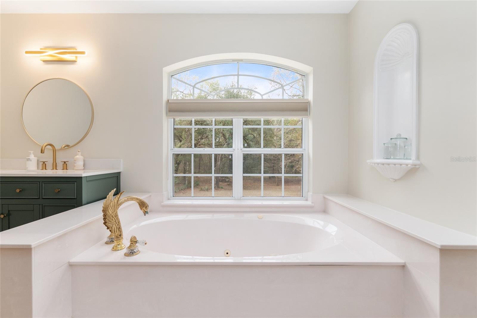 Image 34 of 88 For 11121 15th Place