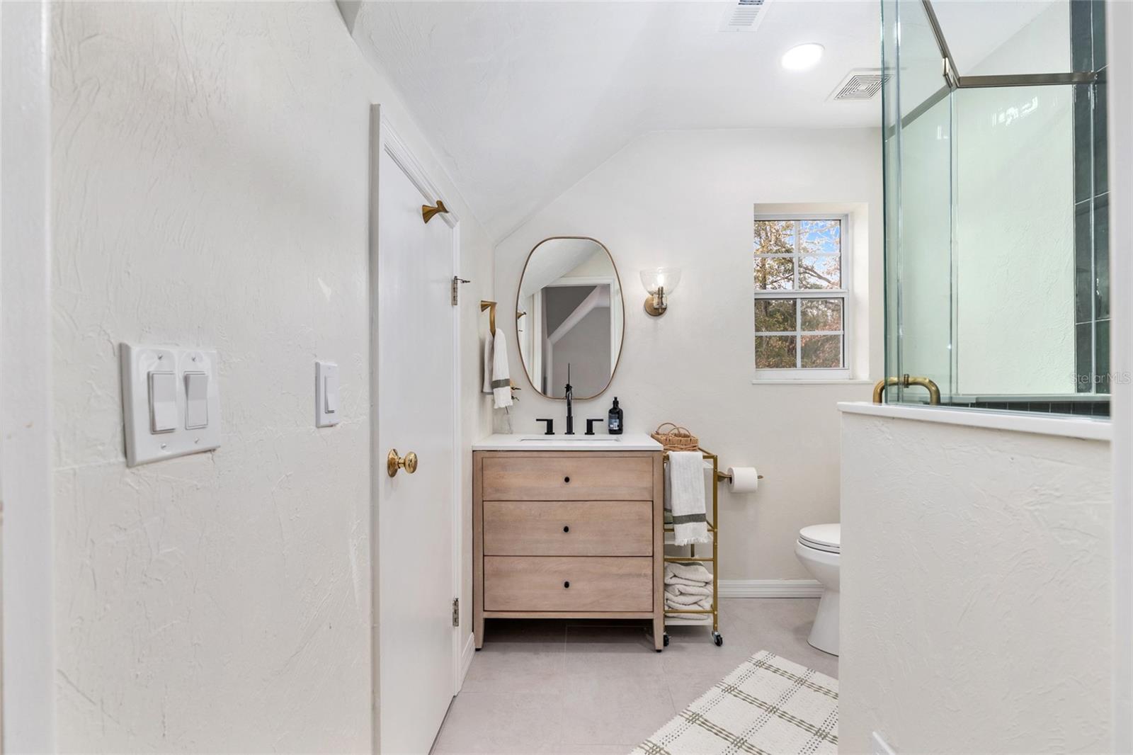 Image 52 of 88 For 11121 15th Place