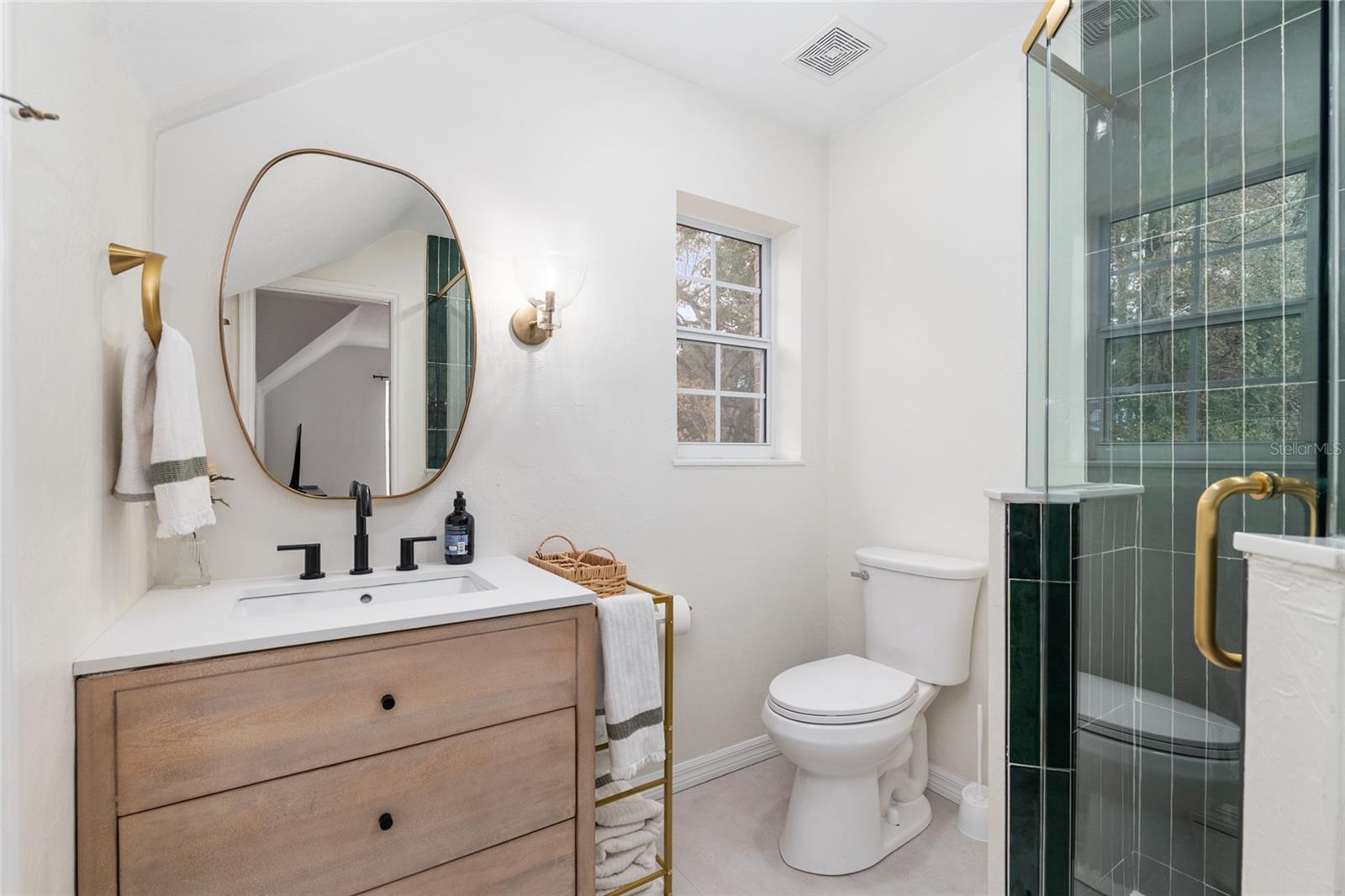 Image 53 of 88 For 11121 15th Place