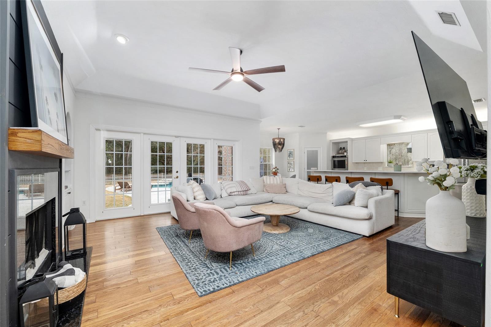 Image 9 of 88 For 11121 15th Place