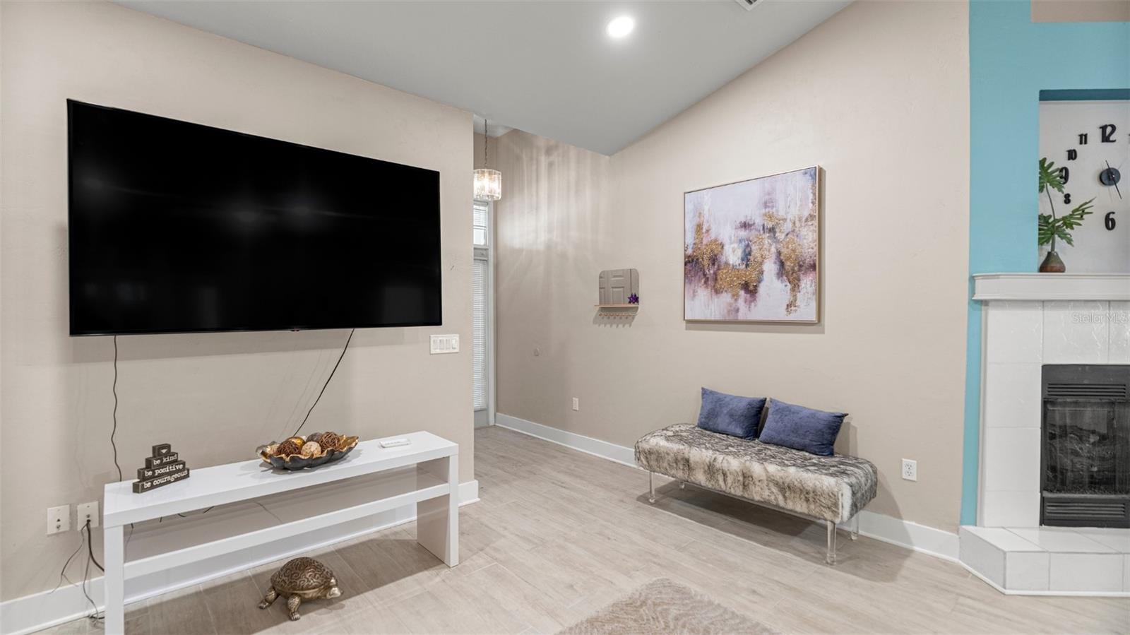 Image 11 of 53 For 4353 34 Terrace