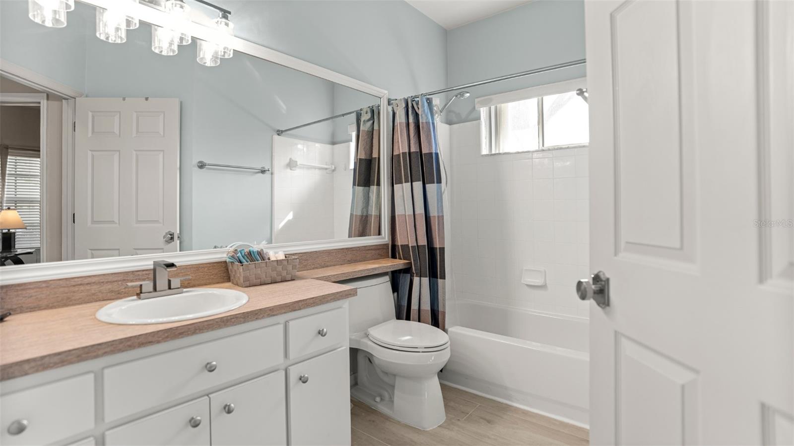 Image 17 of 53 For 4353 34 Terrace