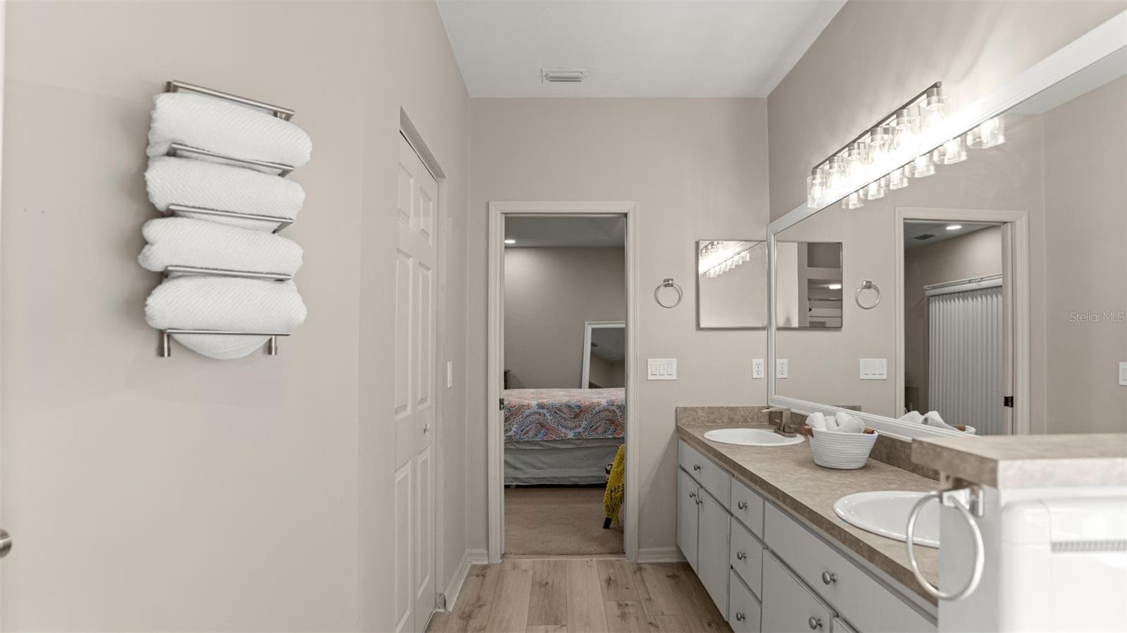 Image 26 of 53 For 4353 34 Terrace