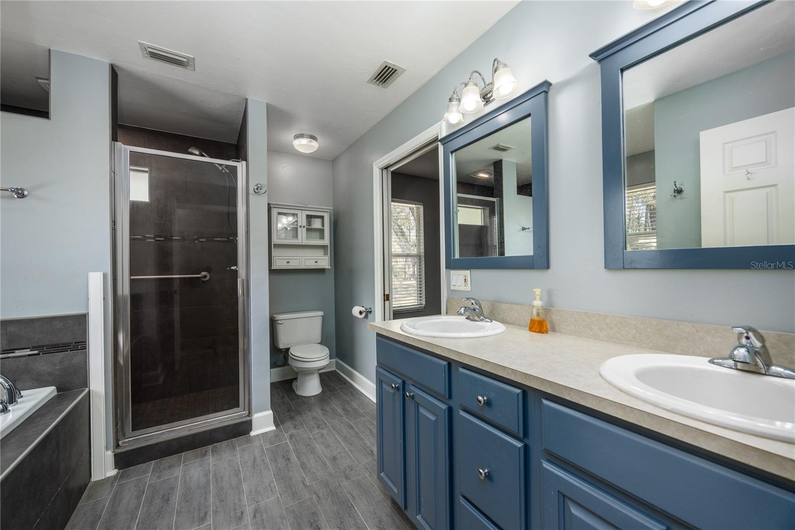 Image 23 of 50 For 21073 167th Place