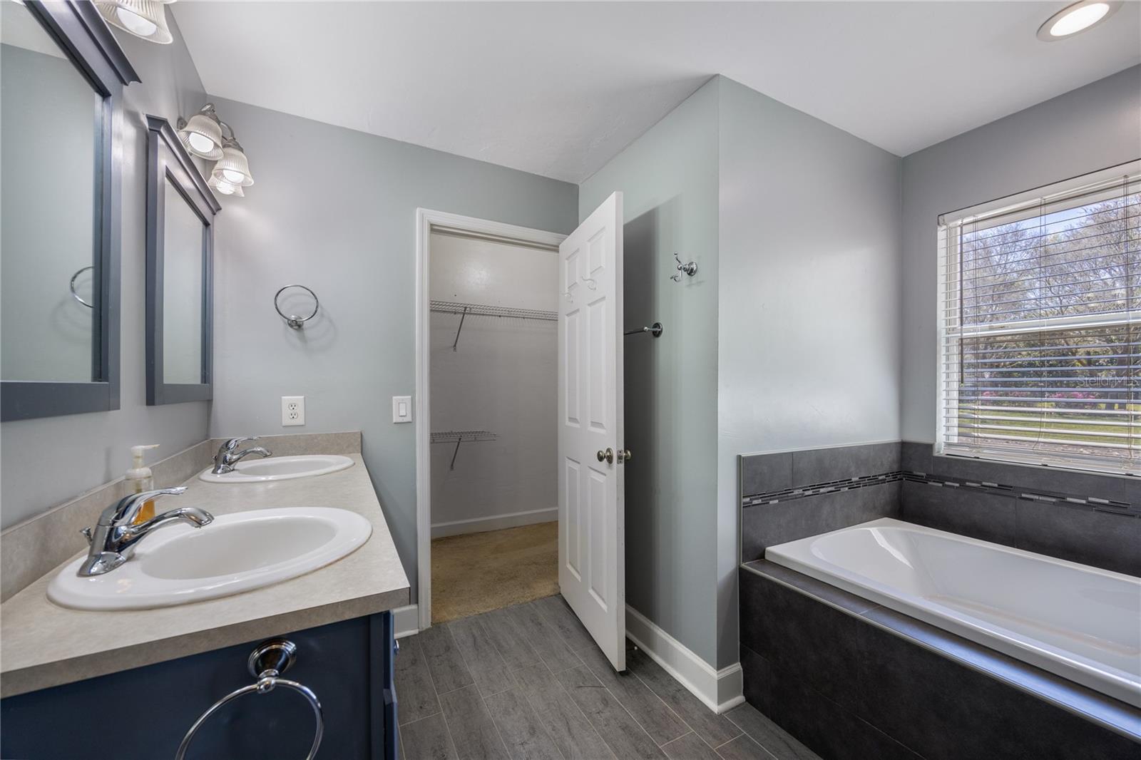 Image 25 of 50 For 21073 167th Place