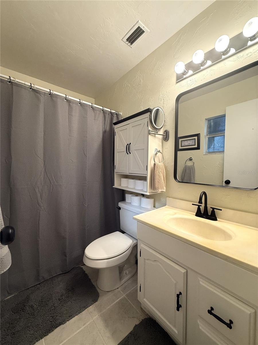 Image 19 of 30 For 1101 19th Place