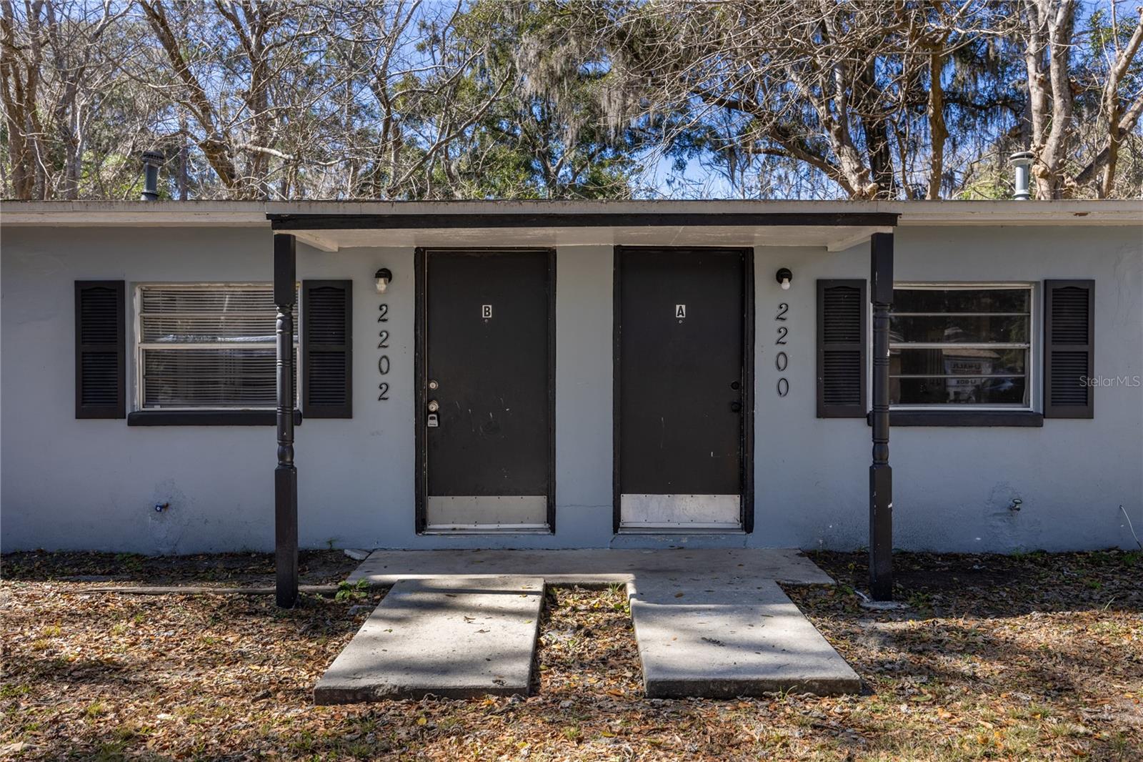 Listing photo id 0 for 2200 46th Terrace