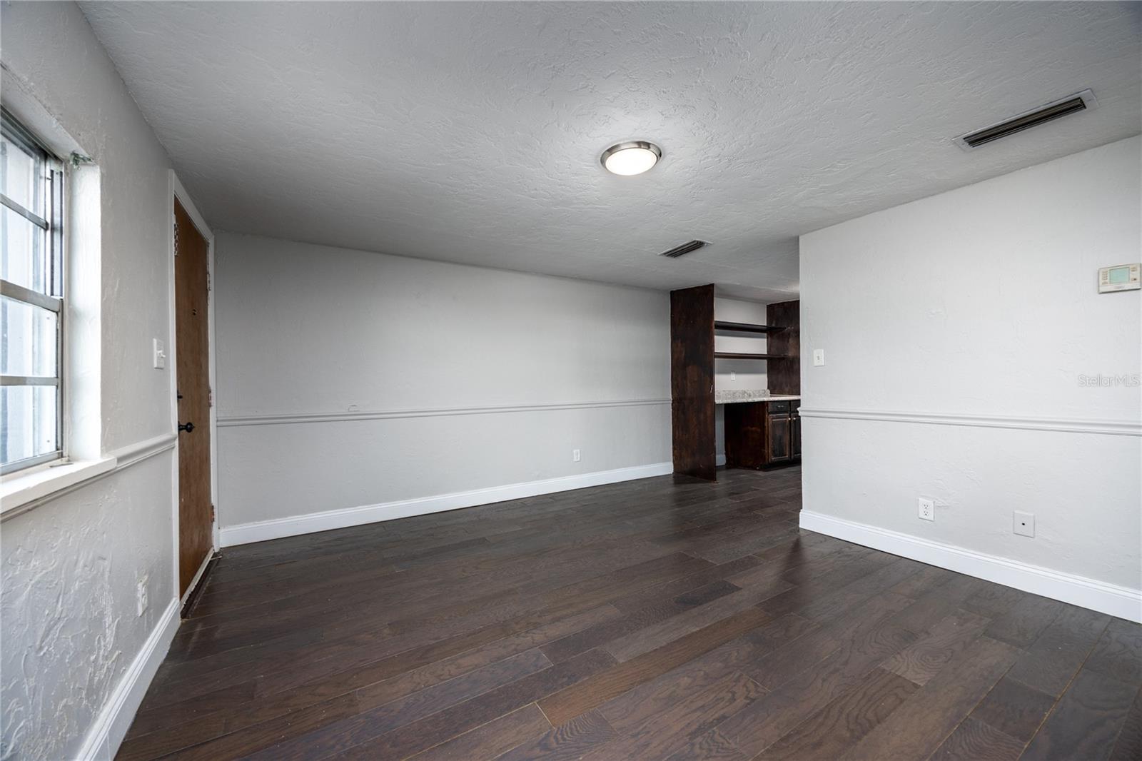 Listing photo id 21 for 2200 46th Terrace