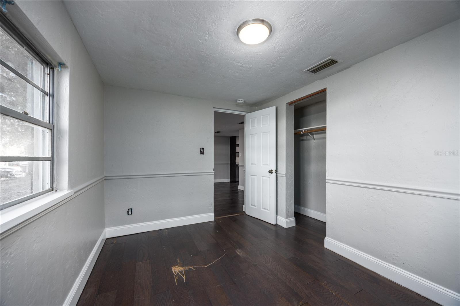 Listing photo id 27 for 2200 46th Terrace