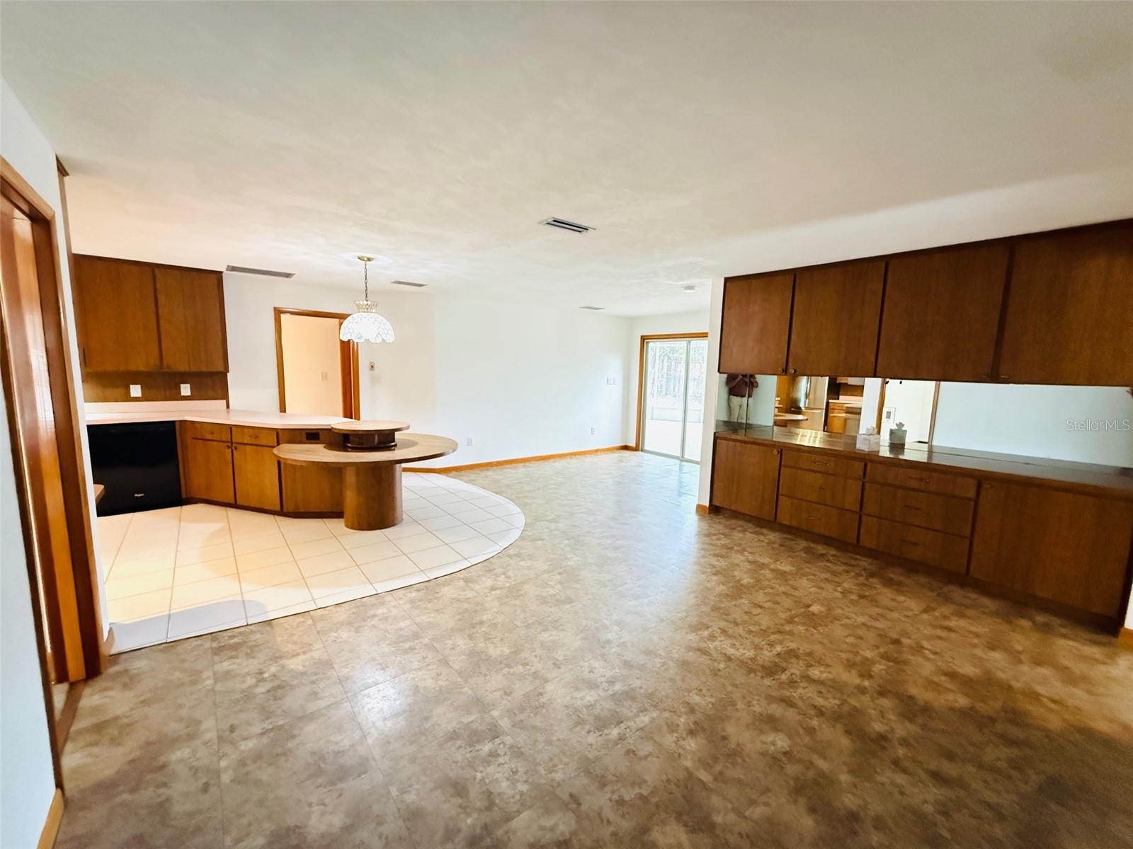 Image 3 of 30 For 1009 36 Road