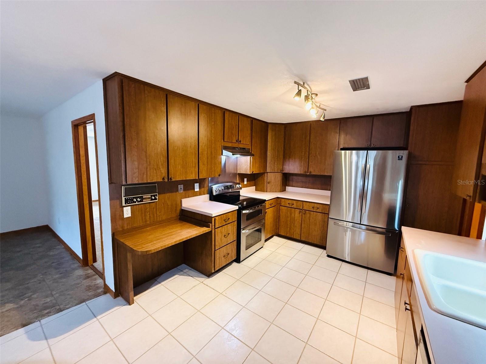 Image 5 of 30 For 1009 36 Road