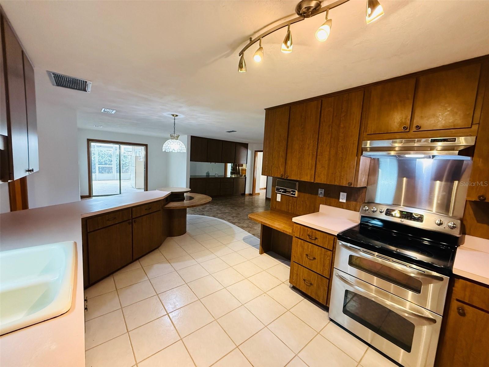 Image 7 of 30 For 1009 36 Road