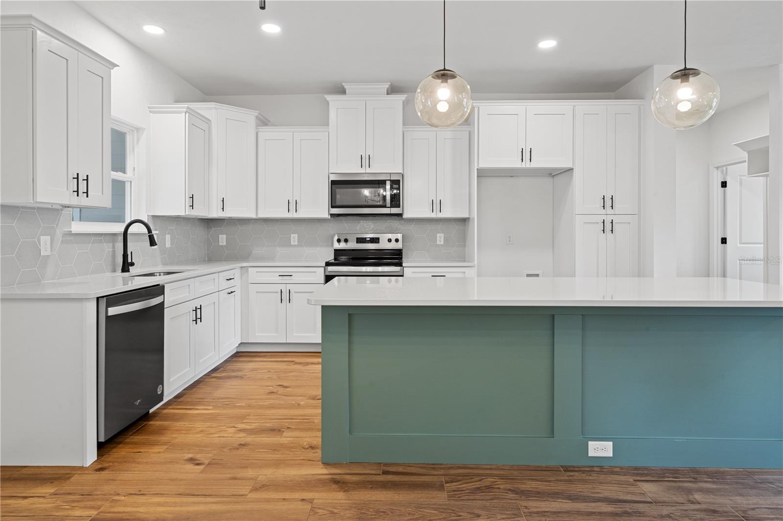 Image 7 of 32 For 601 Fisher Drive