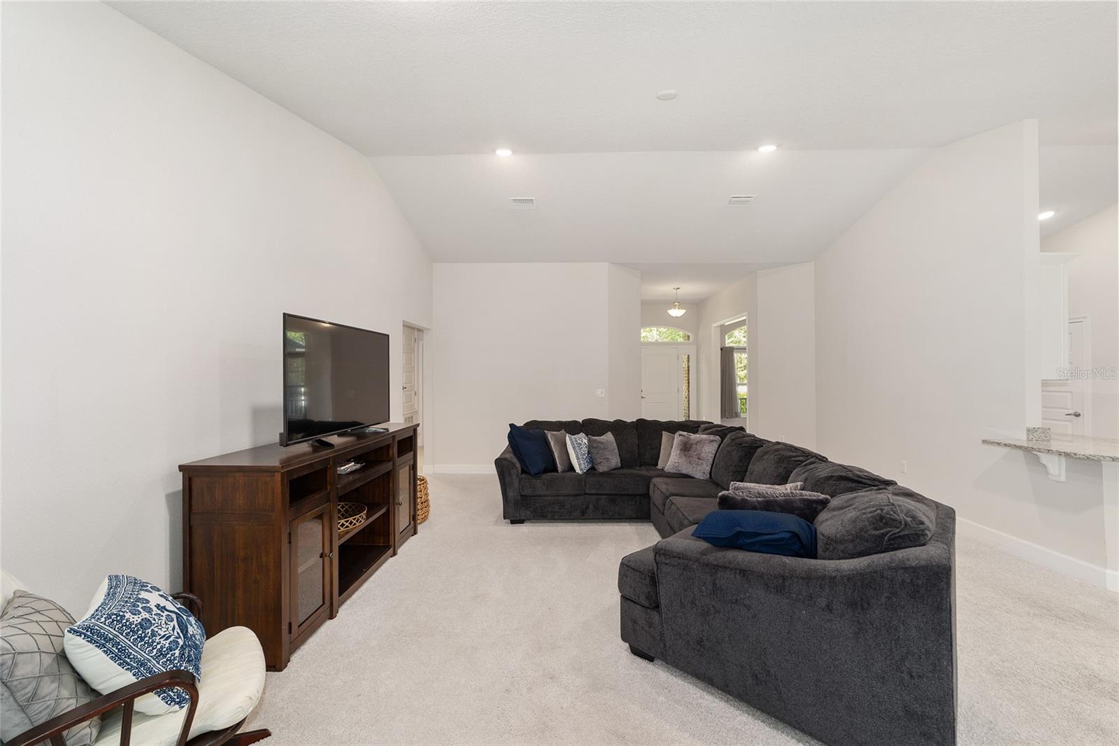 Image 11 of 52 For 8489 6th Lane