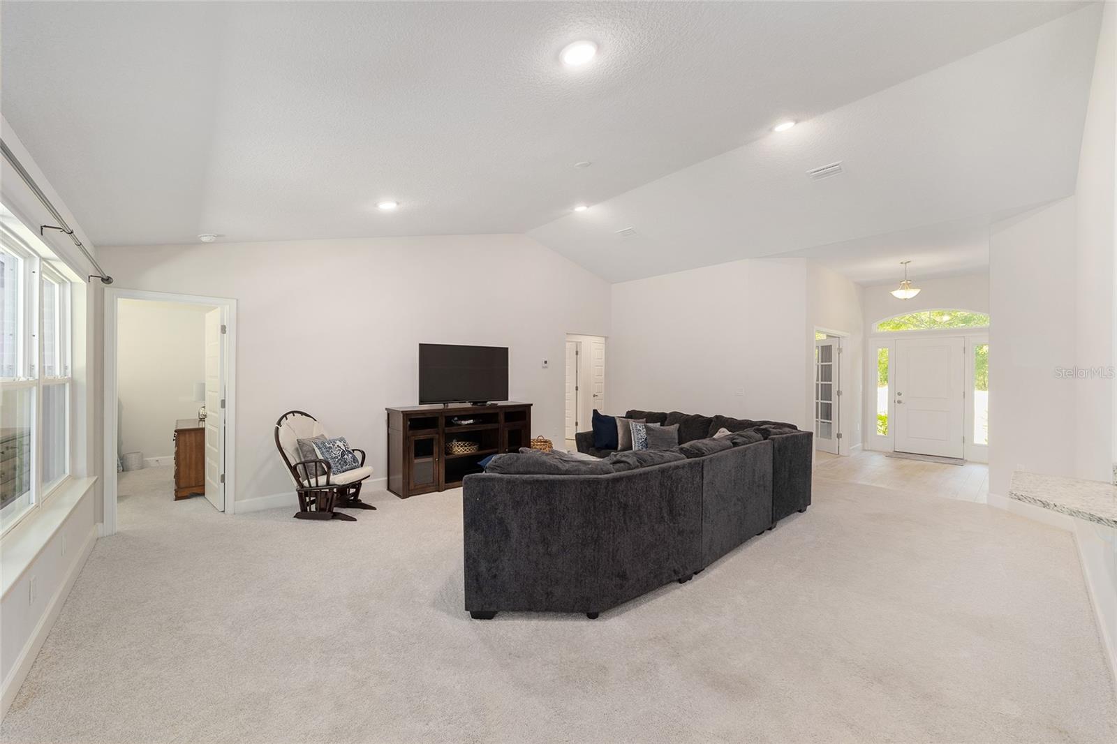 Image 12 of 52 For 8489 6th Lane