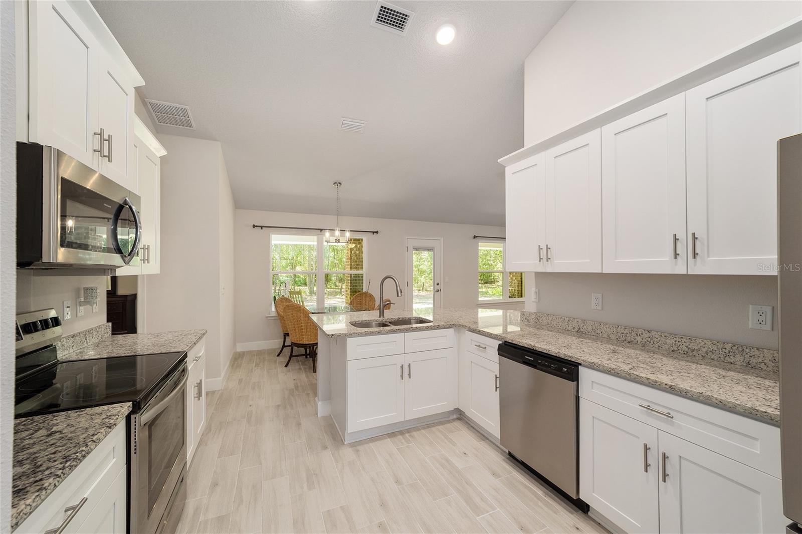 Image 16 of 52 For 8489 6th Lane