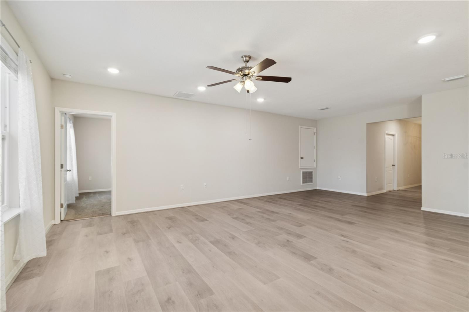 Image 19 of 32 For 920 253 Drive